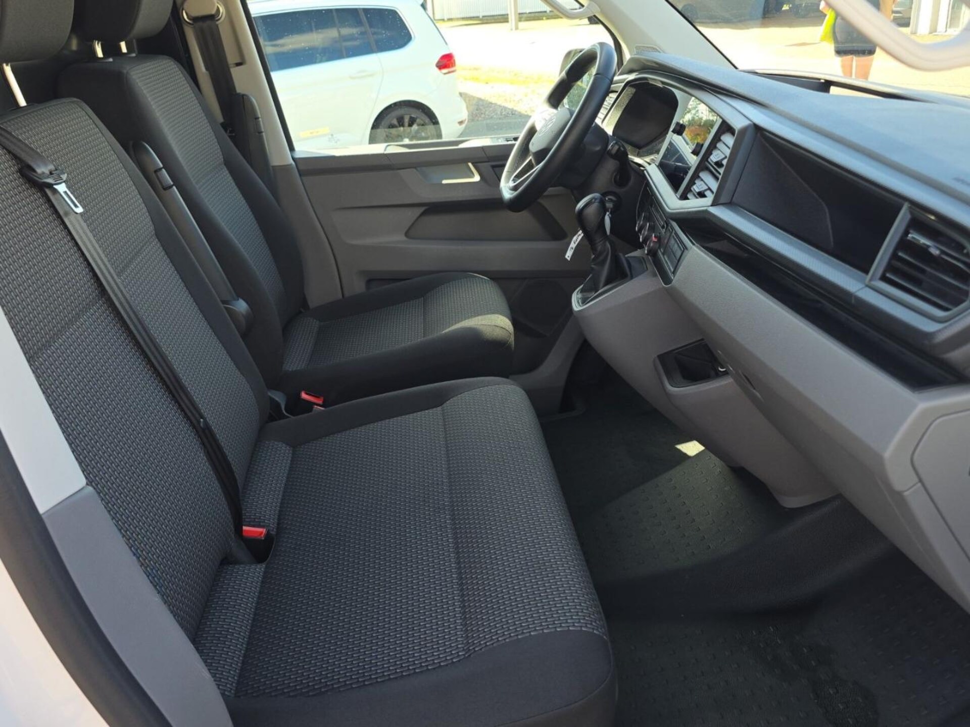 Volkswagen T6.1 Transporter Kasten langer Radstand