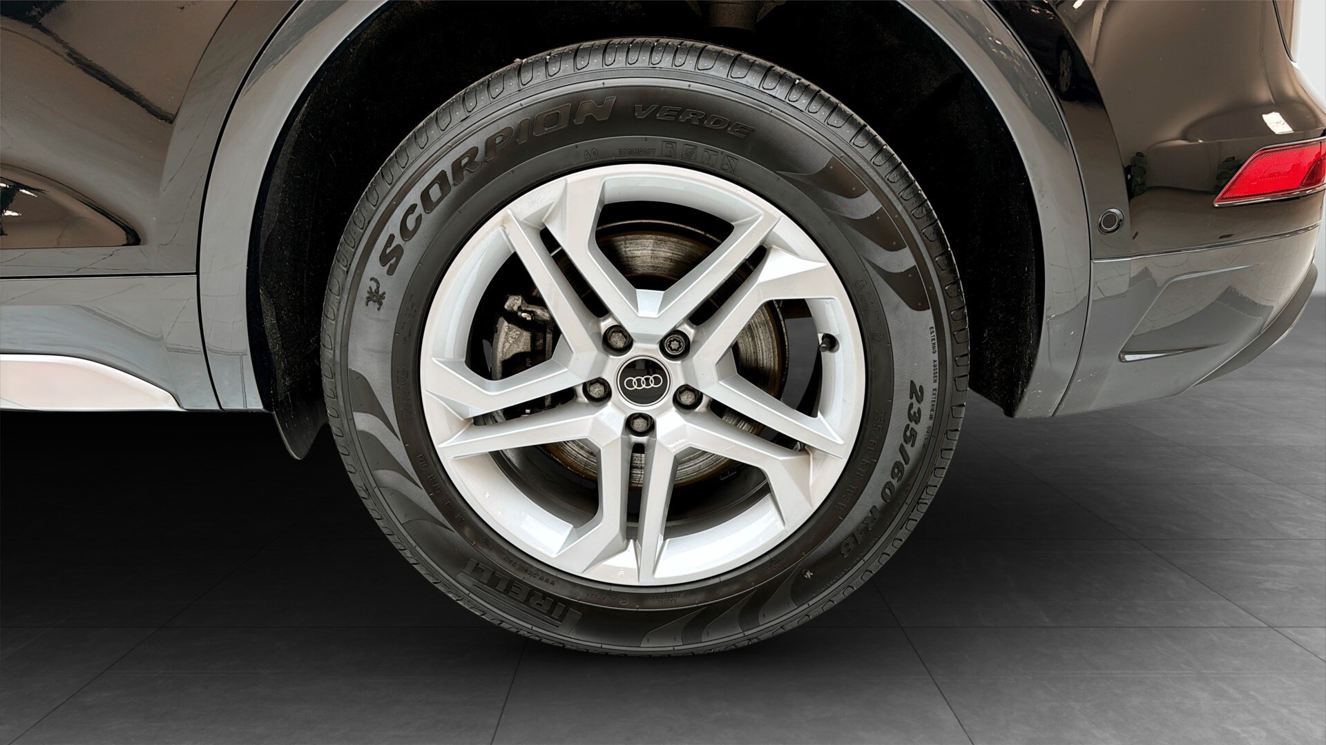 Bild som visar&nbsp;Audi Q5&nbsp;Q5 40 TDI quattro Proline advanced 204 hk S tronic - för mer information kontakta din Audi Partner