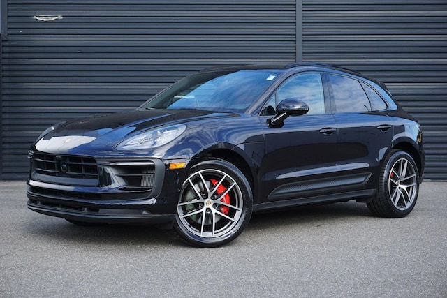 Photo of 2023 Porsche Macan 