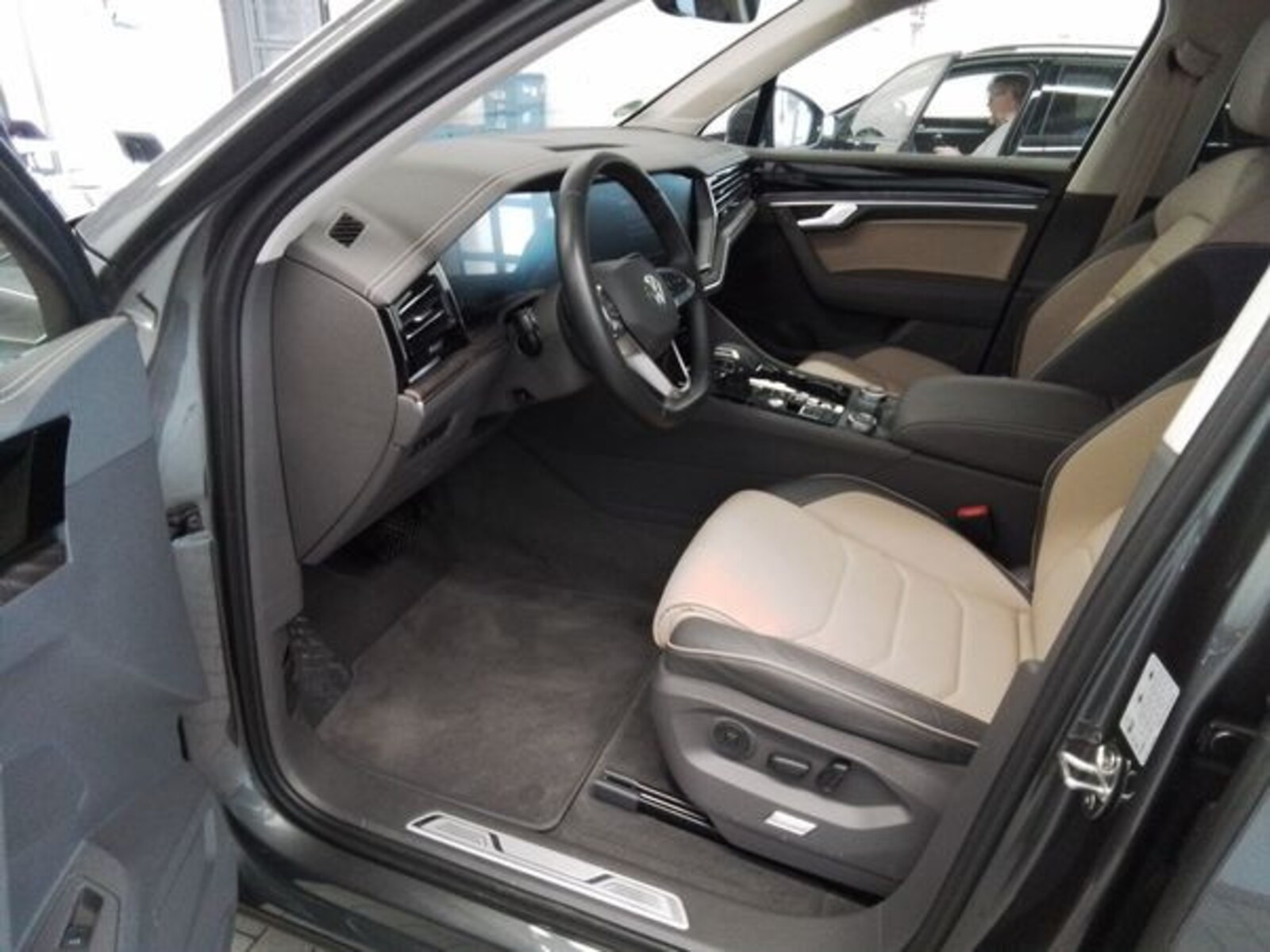 Volkswagen Touareg – Bild 6
