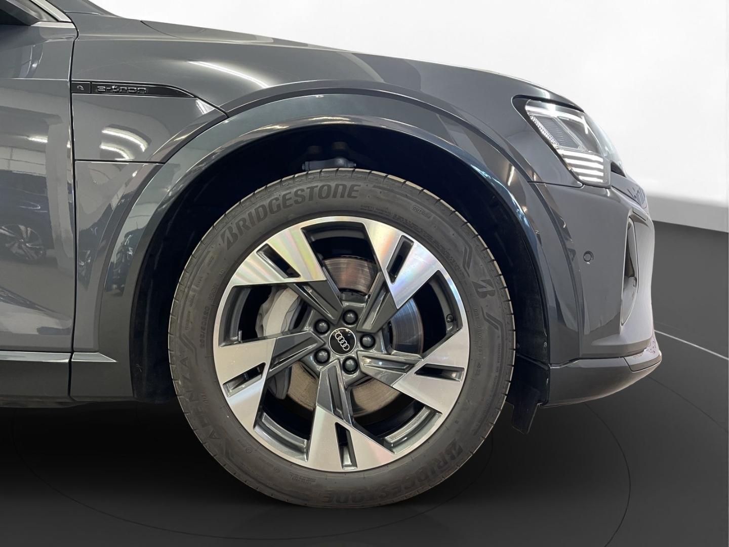Image about Audi Q8 e-tron advanced 50 e-tron quattro