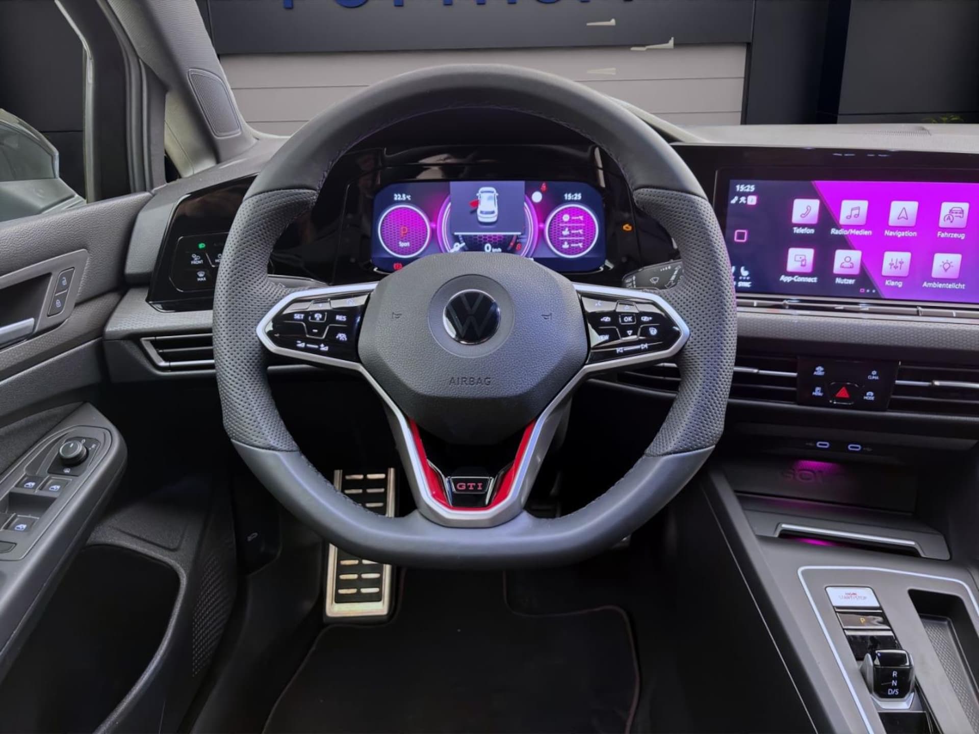 Volkswagen Golf GTI
