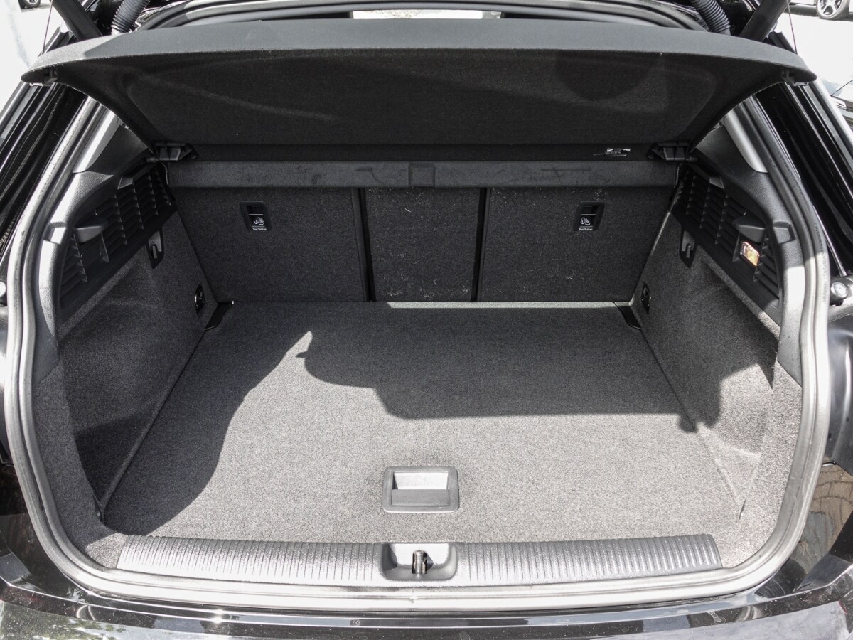 Image about Audi Q2 design 30 TFSI Schaltgetriebe