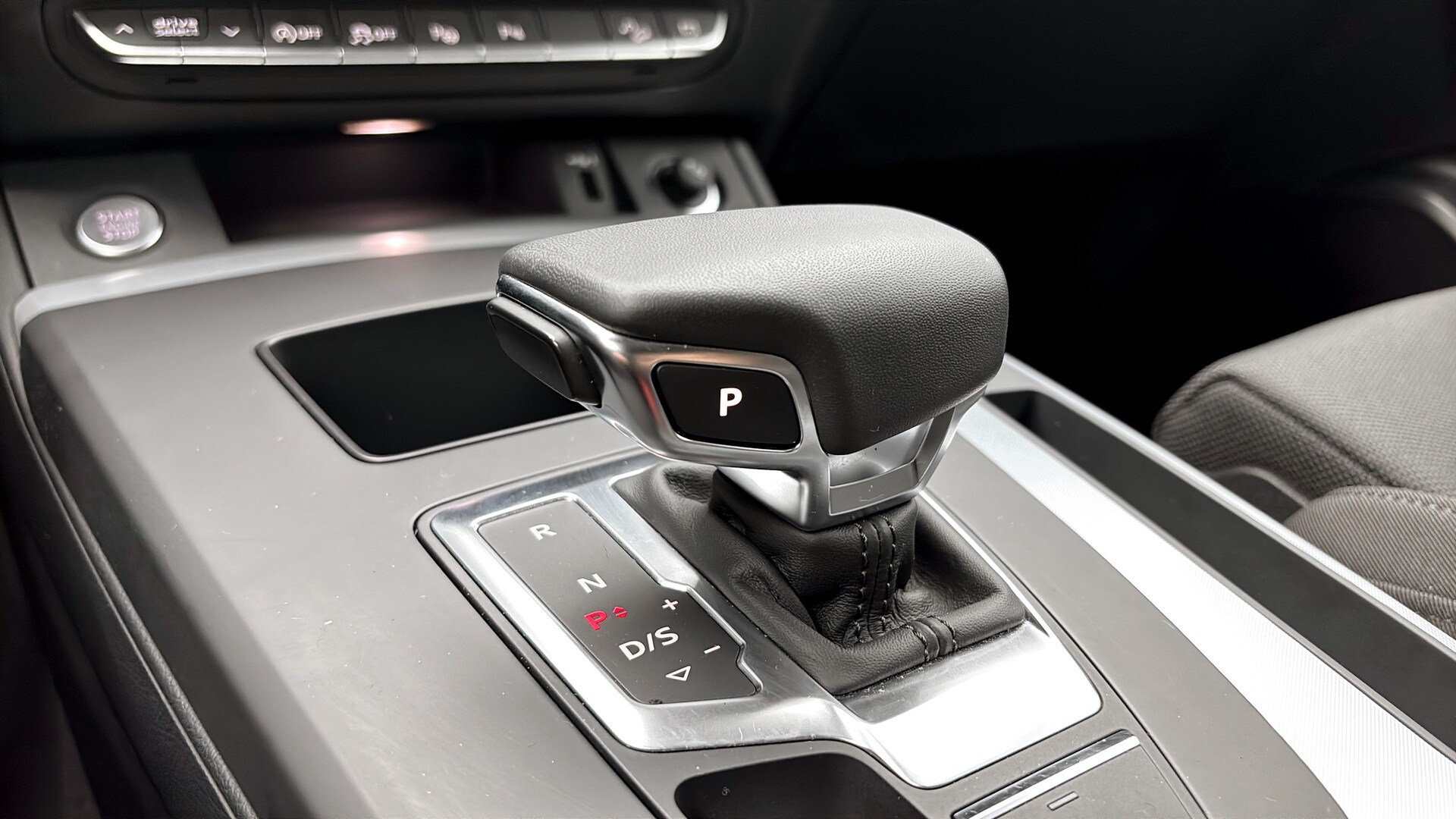 Bild som visar&nbsp;Audi Q5&nbsp;Q5 40 TDI quattro Proline advanced 204 hk S tronic - för mer information kontakta din Audi Partner