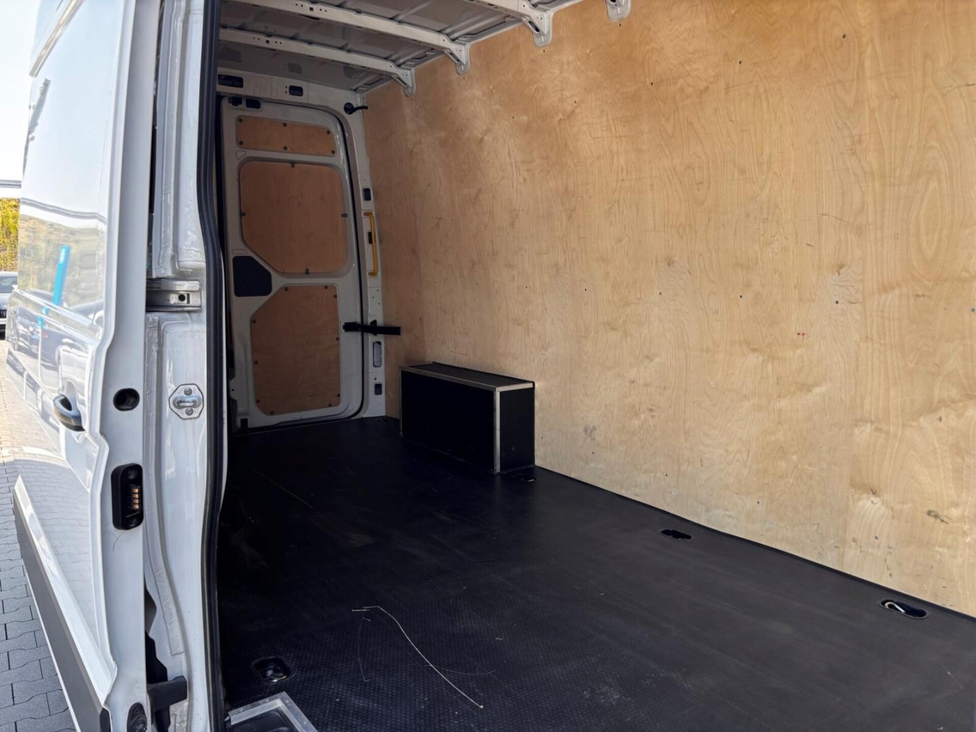 Volkswagen Crafter Furgon długi rozstaw osi