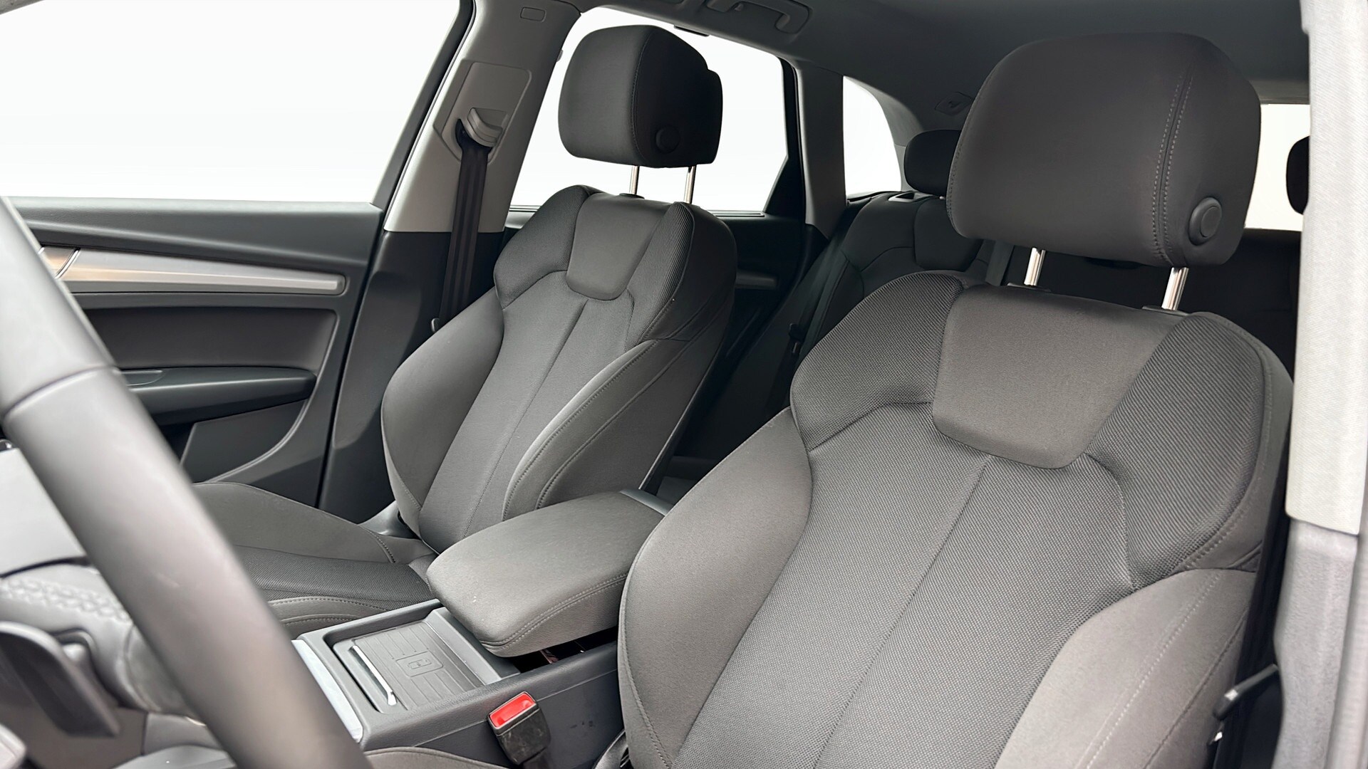 Bild som visar&nbsp;Audi Q5&nbsp;Q5 40 TDI quattro Proline advanced 204 hk S tronic - för mer information kontakta din Audi Partner