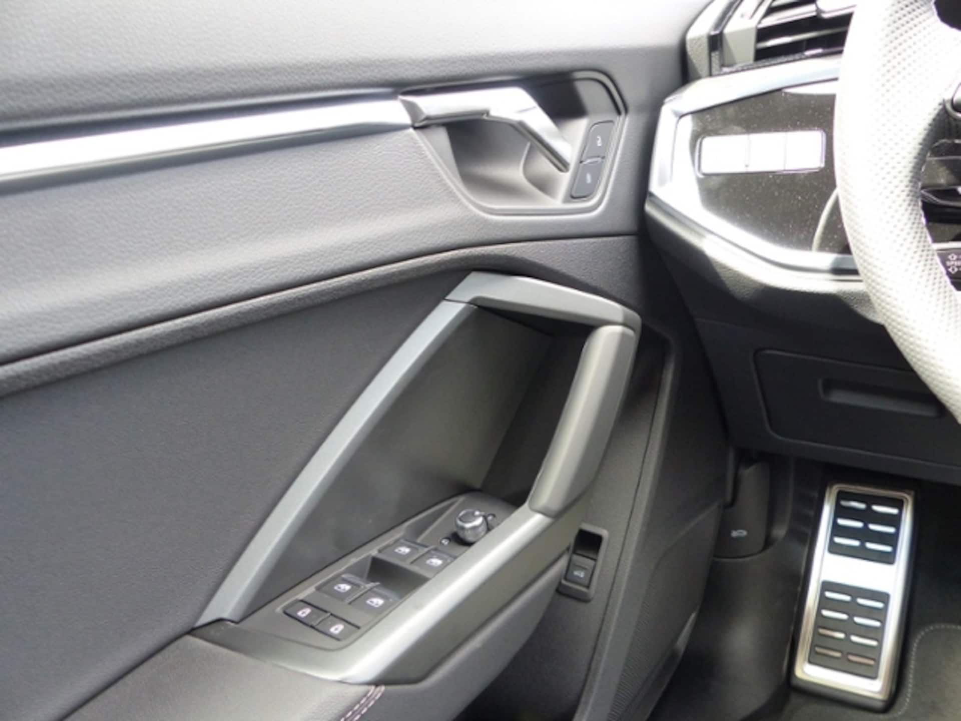 Audi Q3 Sportback S line