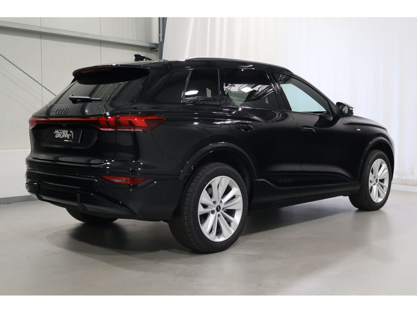 Bild über Audi Q6 SUV e-tron S line business e-tron performance 225 kW - für weitere Informationen kontaktieren Sie den Audi Partner