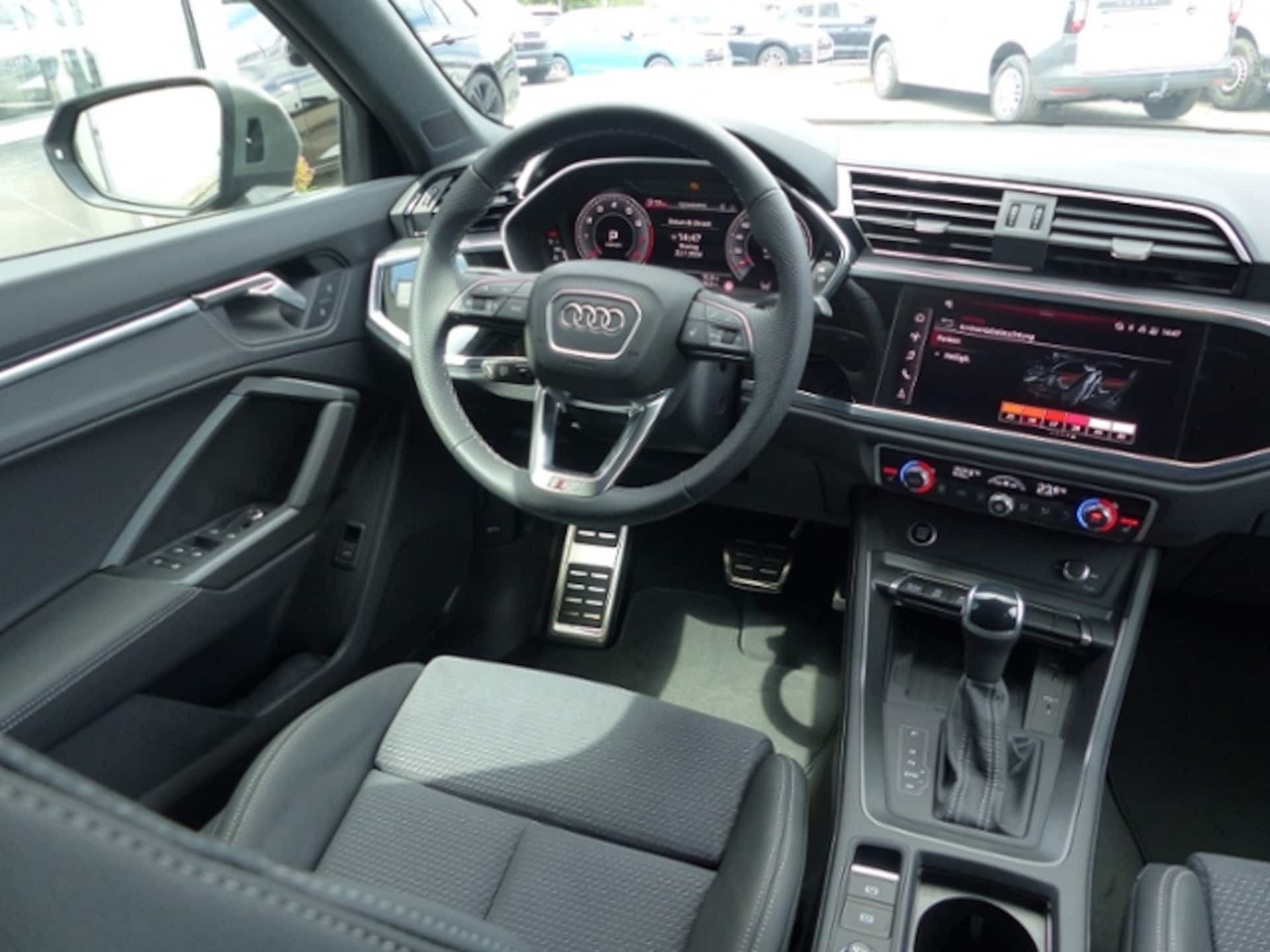 Audi Q3 Sportback S line