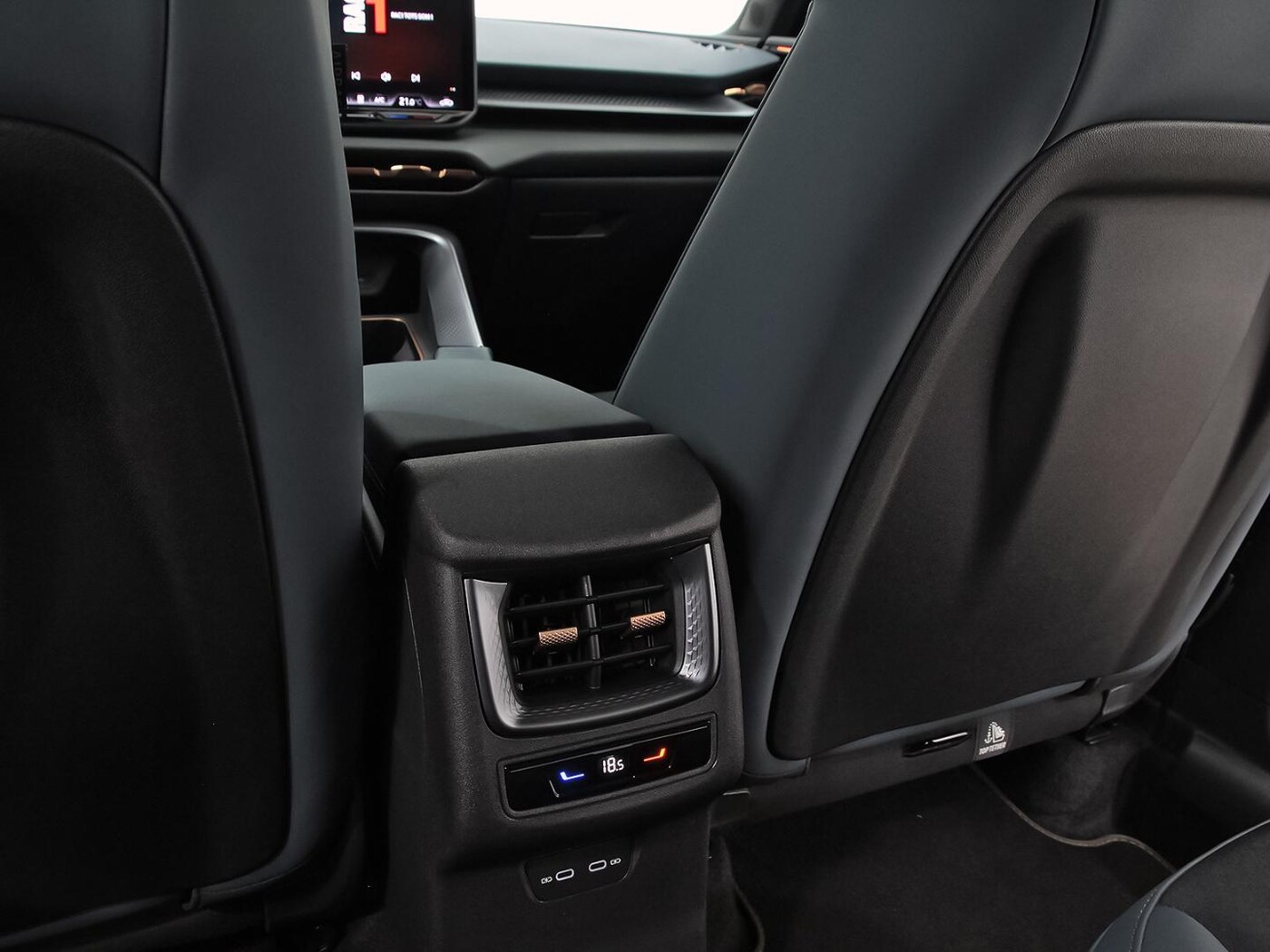 CUPRA Terramar 1.5 TSI e-Hybrid DSG 150 kW (204 CV) — photo 33