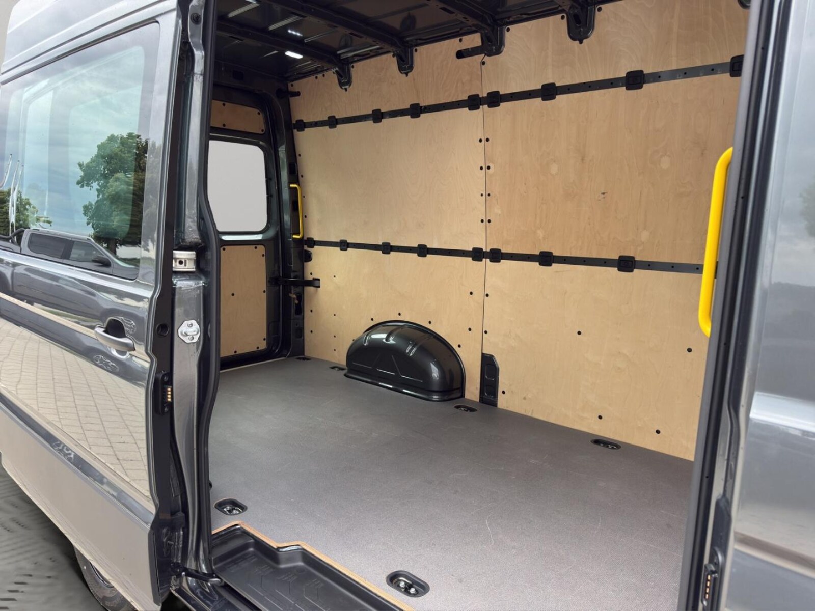 Volkswagen Crafter Kasten mittlerer Radstand – Bild 13
