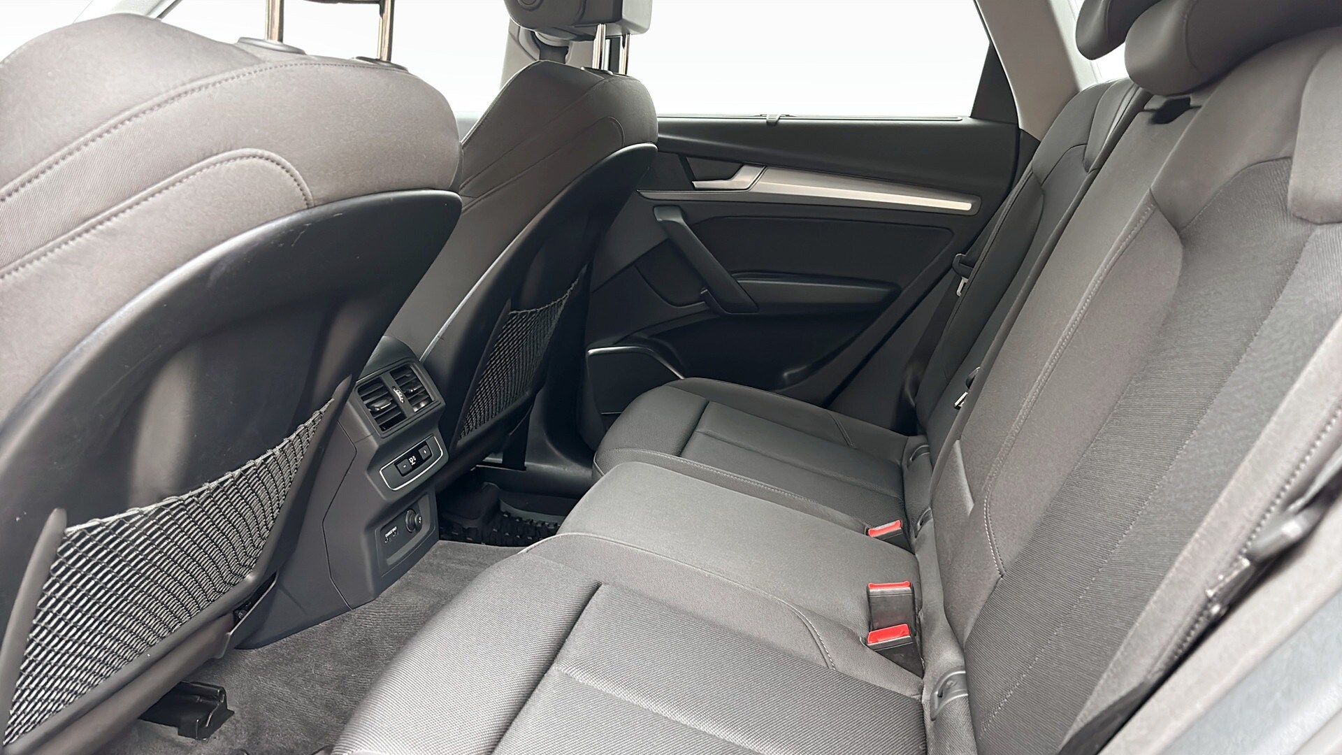 Bild som visar&nbsp;Audi Q5&nbsp;Q5 40 TDI quattro Proline advanced 204 hk S tronic - för mer information kontakta din Audi Partner