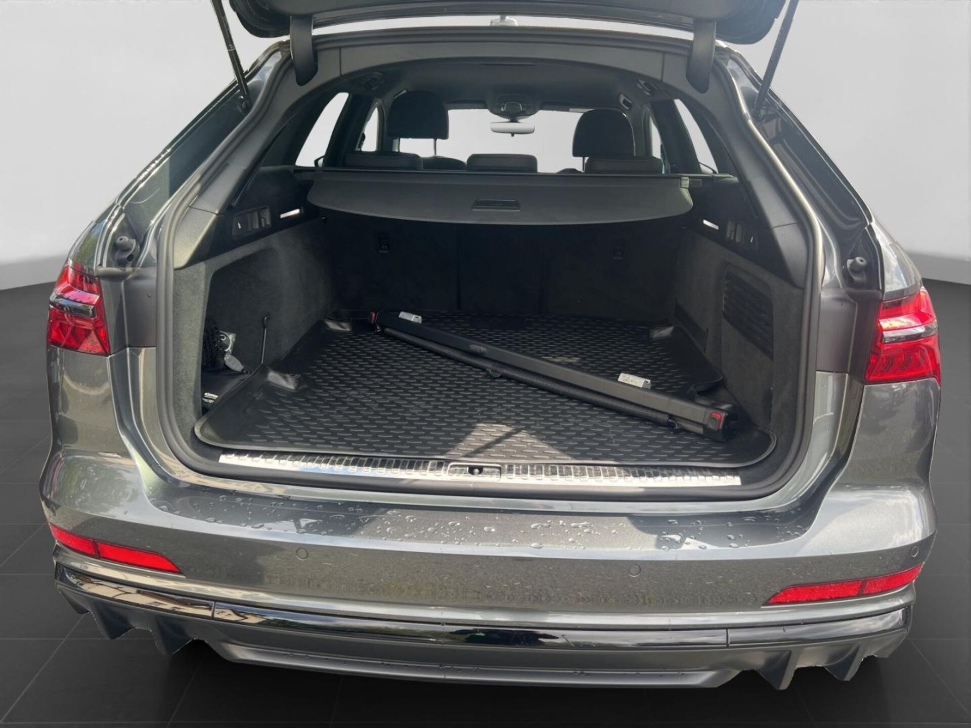 Audi S6 Avant