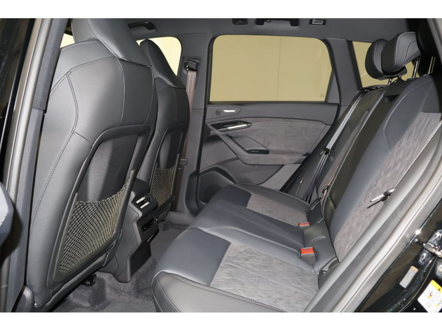 Bild über Audi Q6 SUV e-tron S line business e-tron performance 225 kW - für weitere Informationen kontaktieren Sie den Audi Partner