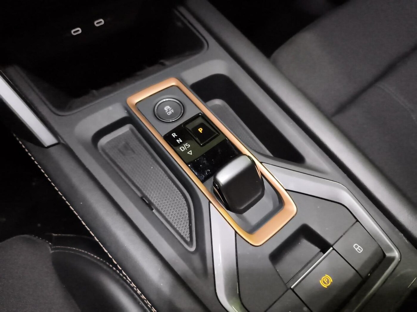 CUPRA Leon Sportstourer 1.5 eTSI DSG 110 kW (150 CV) — photo 12