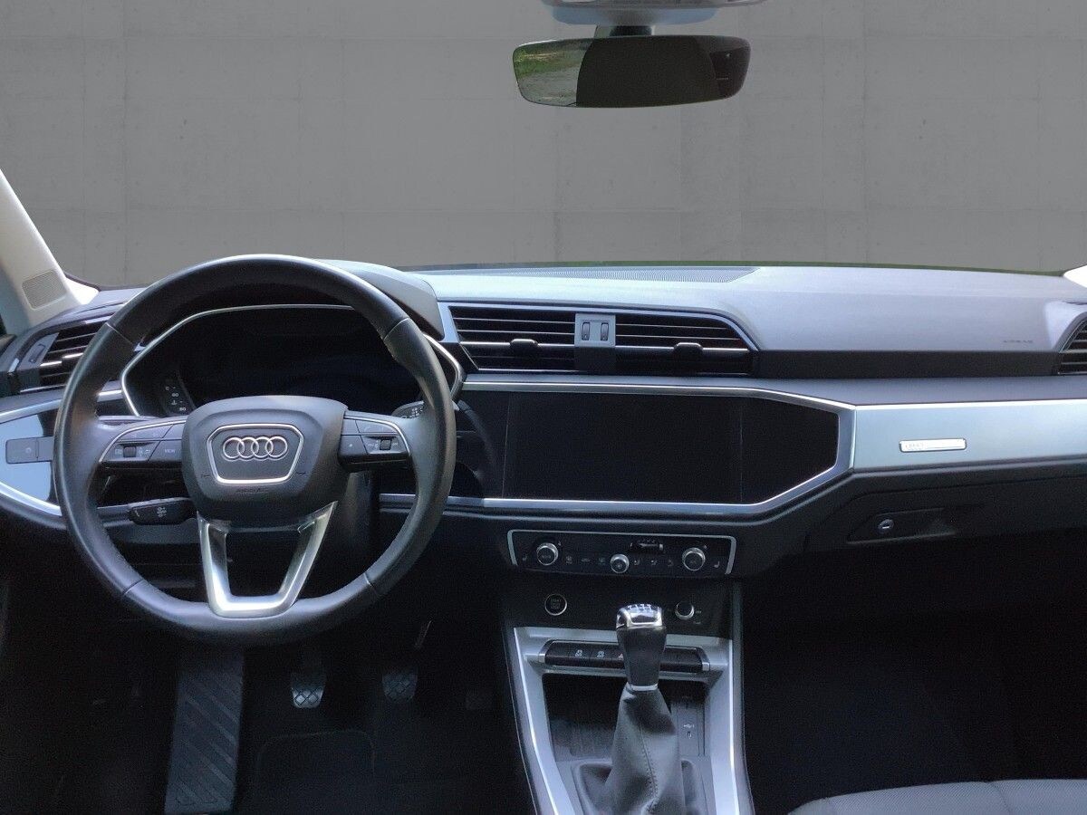 Image about Audi Q3 S line 35 TDI Schaltgetriebe