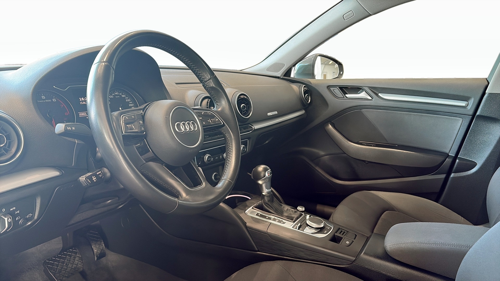 Bild som visar Audi A3 Sportback A3 Sportback 35 TFSI Proline 150 hk S tronic - för mer information kontakta din Audi Partner