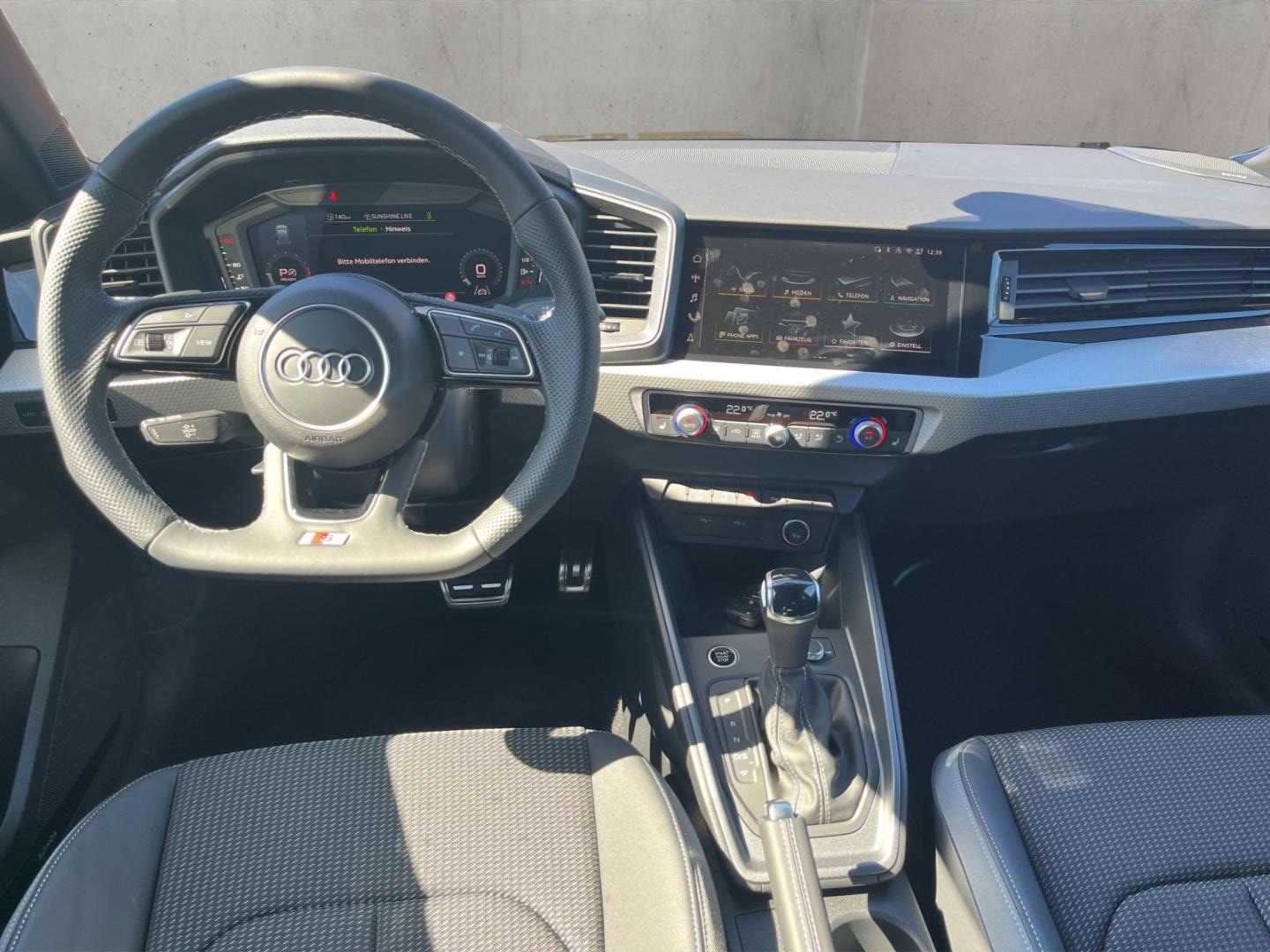 Bild über Audi A1 Sportback S line 30 TFSI S tronic - für weitere Informationen kontaktieren Sie den Audi Partner