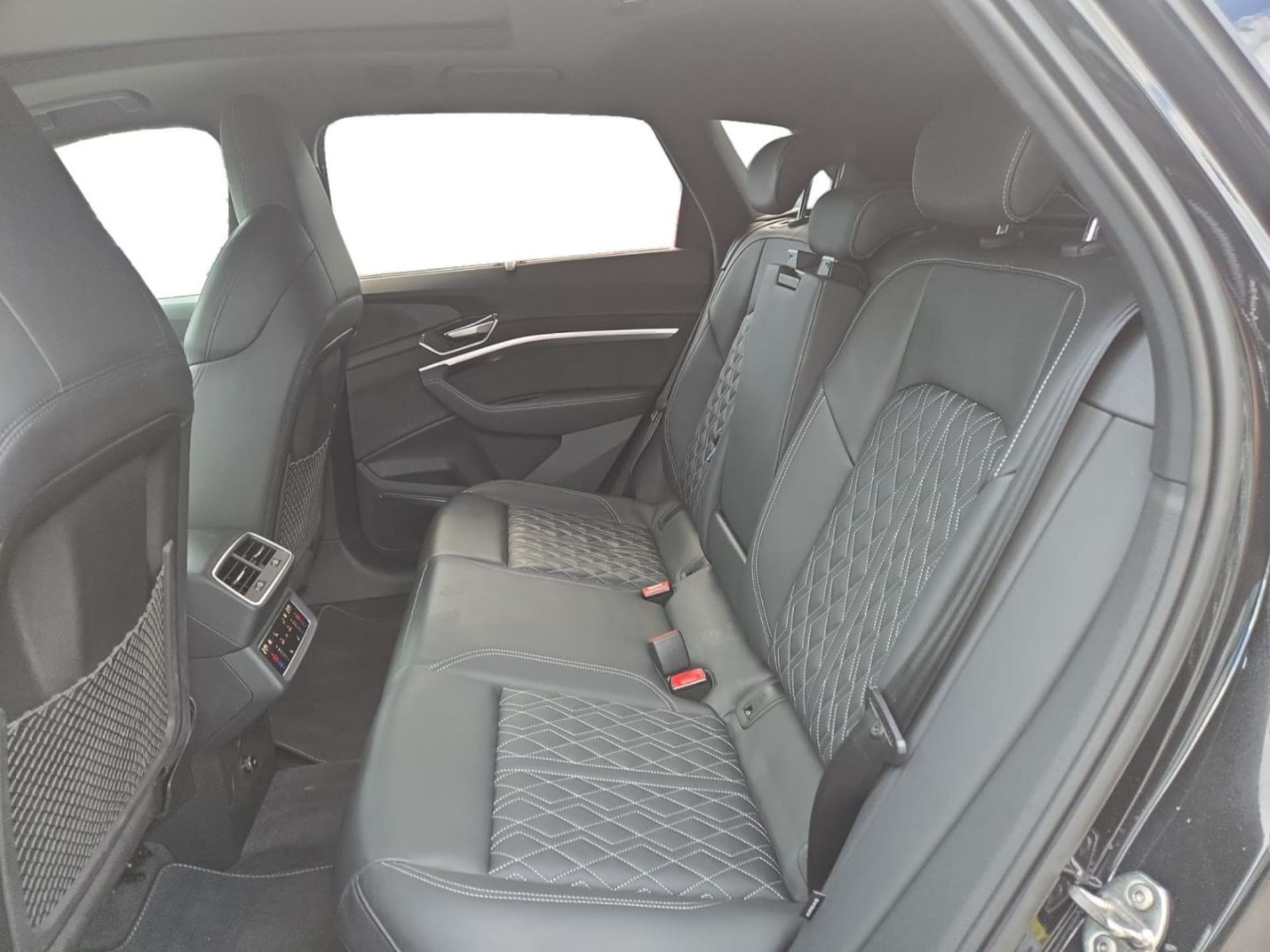 Audi Q8 e-tron S line