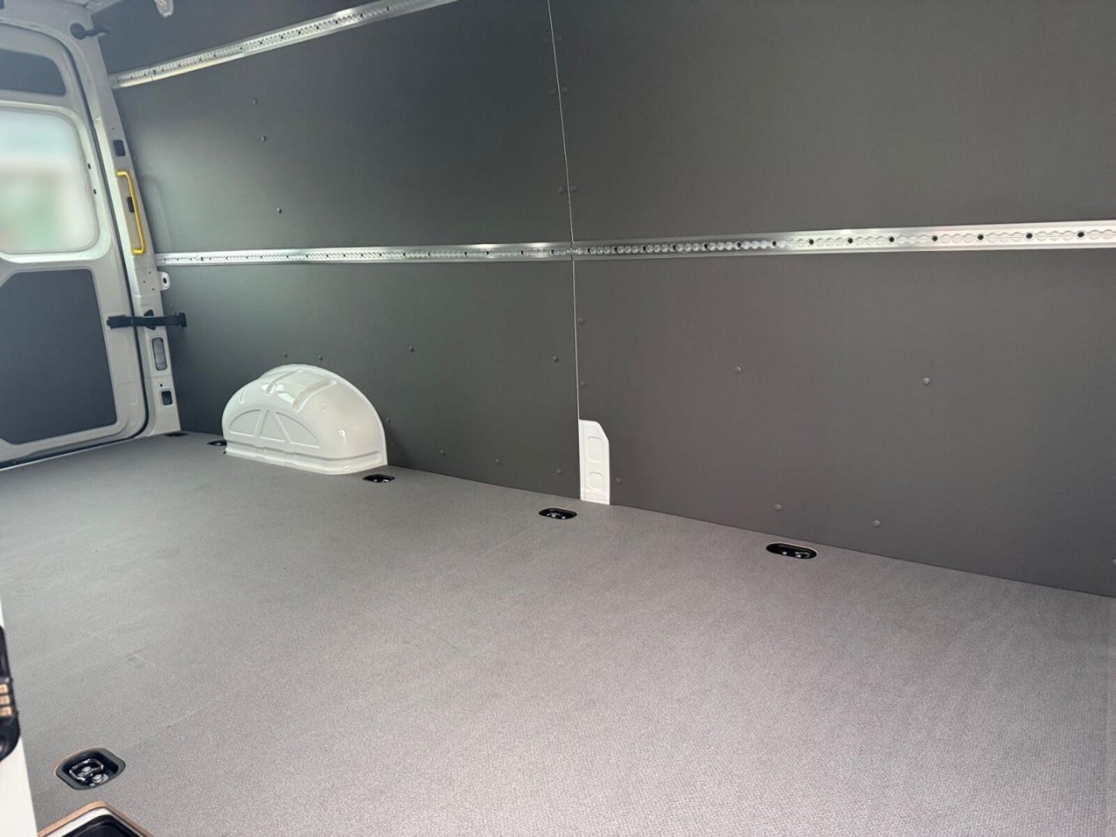 Volkswagen Crafter Kasten langer Radstand – Bild 12