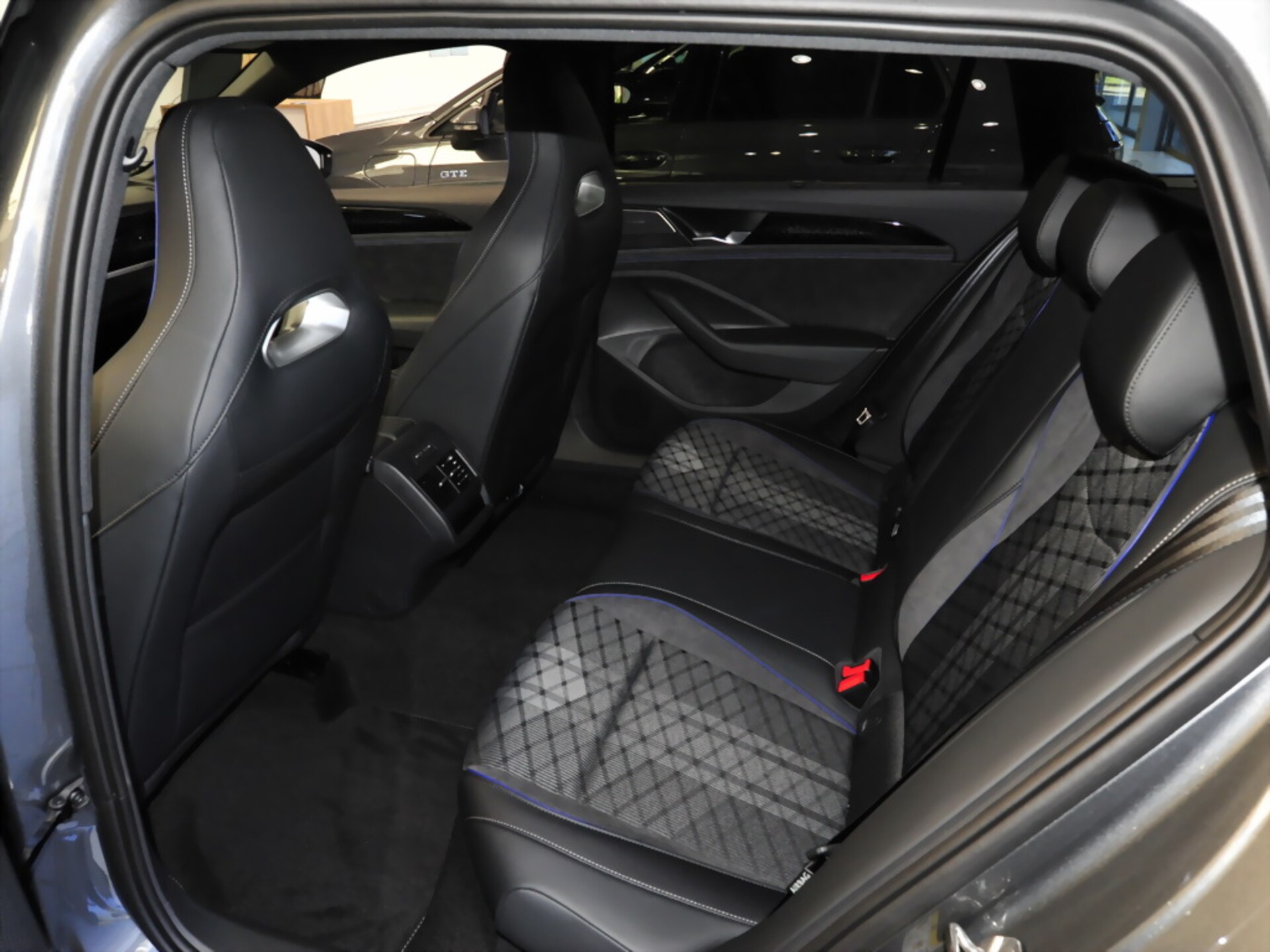Volkswagen Passat R-Line