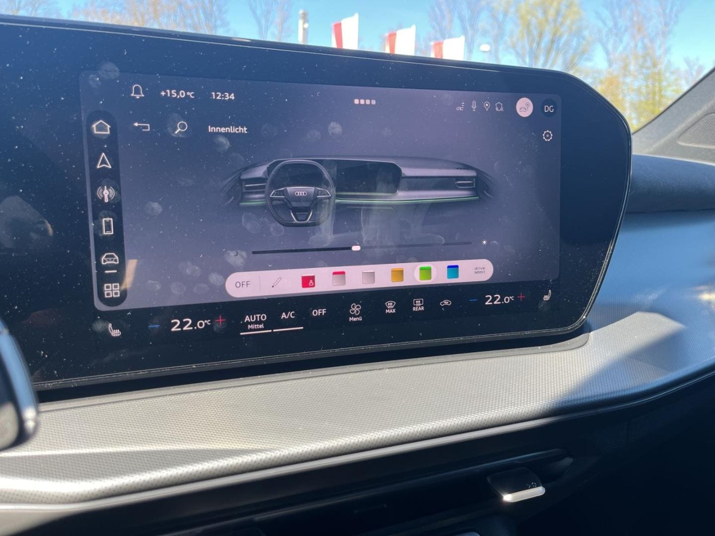Bild über Audi Q3 SUV TFSI quattro 195 kW S tronic - für weitere Informationen kontaktieren Sie den Audi Partner
