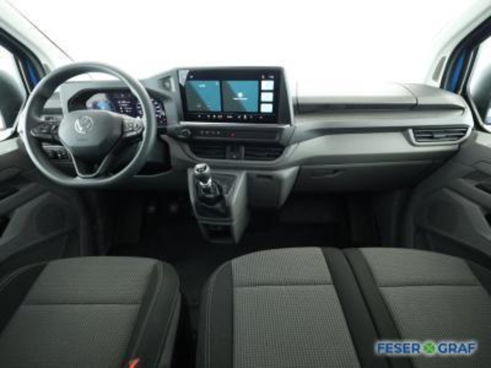 Volkswagen Transporter Kombi kurzer Radstand – Bild 4