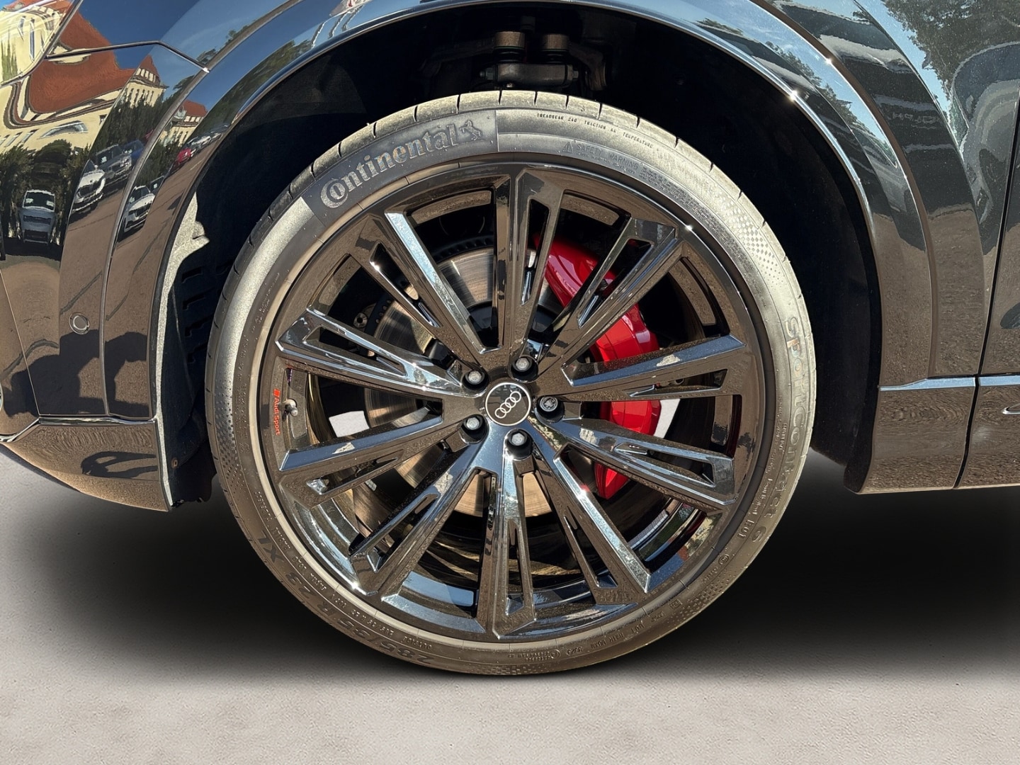 Bild über Audi SQ8 SUV TFSI quattro tiptronic - für weitere Informationen kontaktieren Sie den Audi Partner