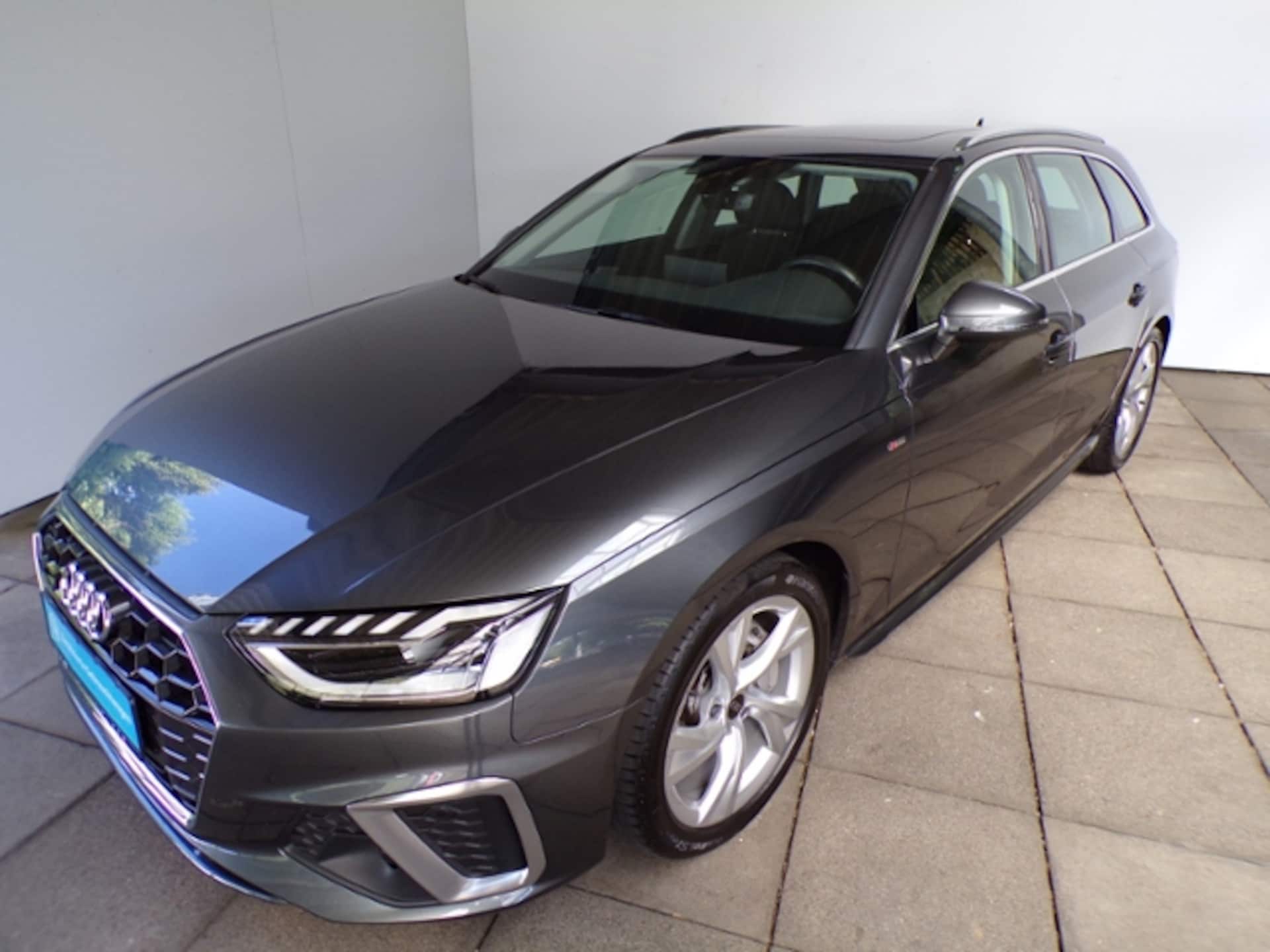 Audi A4 Avant S line