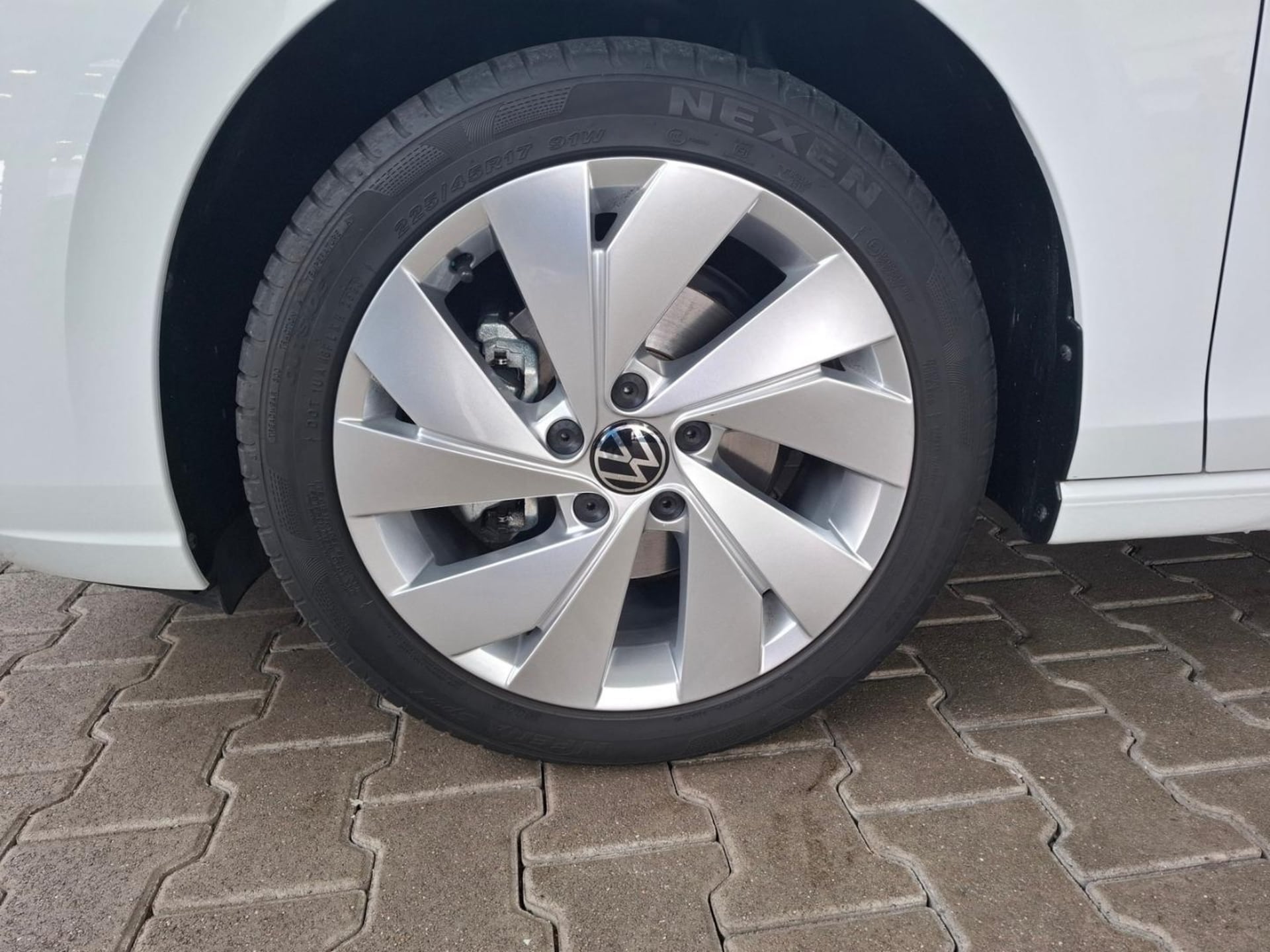Volkswagen Golf Style