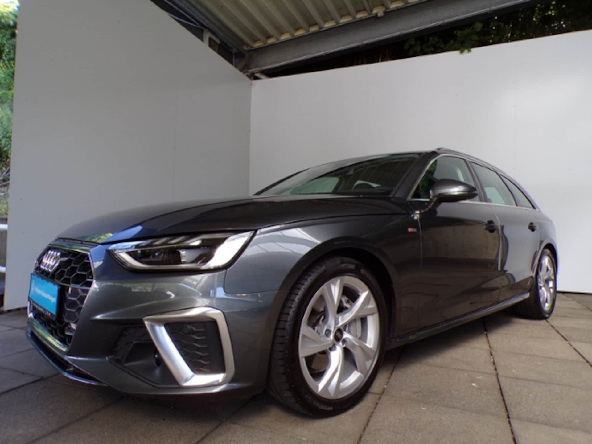 Audi A4 Avant S line