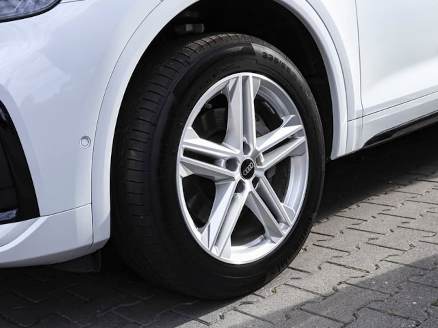 Bild über Audi Q5 Sportback 40 TDI quattro S tronic - für weitere Informationen kontaktieren Sie den Audi Partner