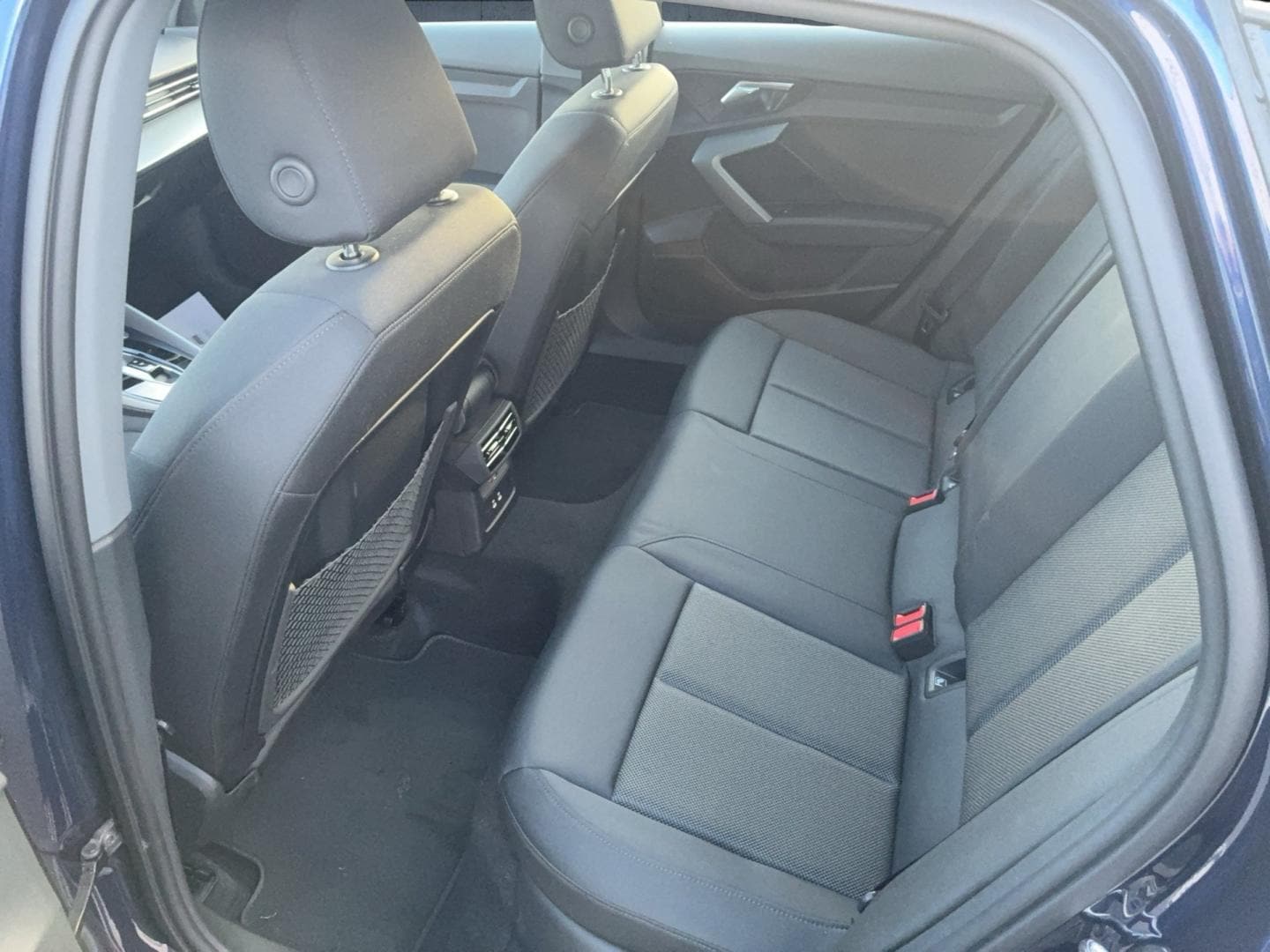Bild über Audi A3 Sportback 35 TDI S tronic - für weitere Informationen kontaktieren Sie den Audi Partner