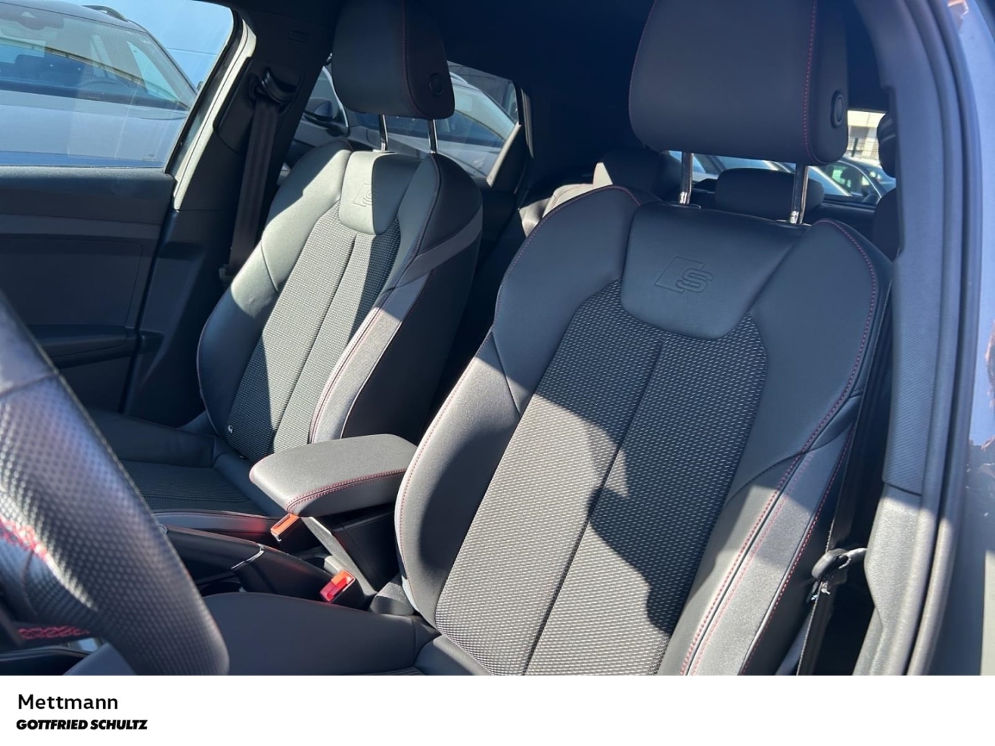 Bild über Audi A1 Sportback S line 40 TFSI S tronic - für weitere Informationen kontaktieren Sie den Audi Partner