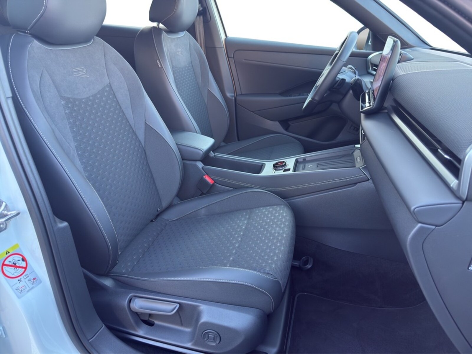 Volkswagen T-Roc – Bild 12