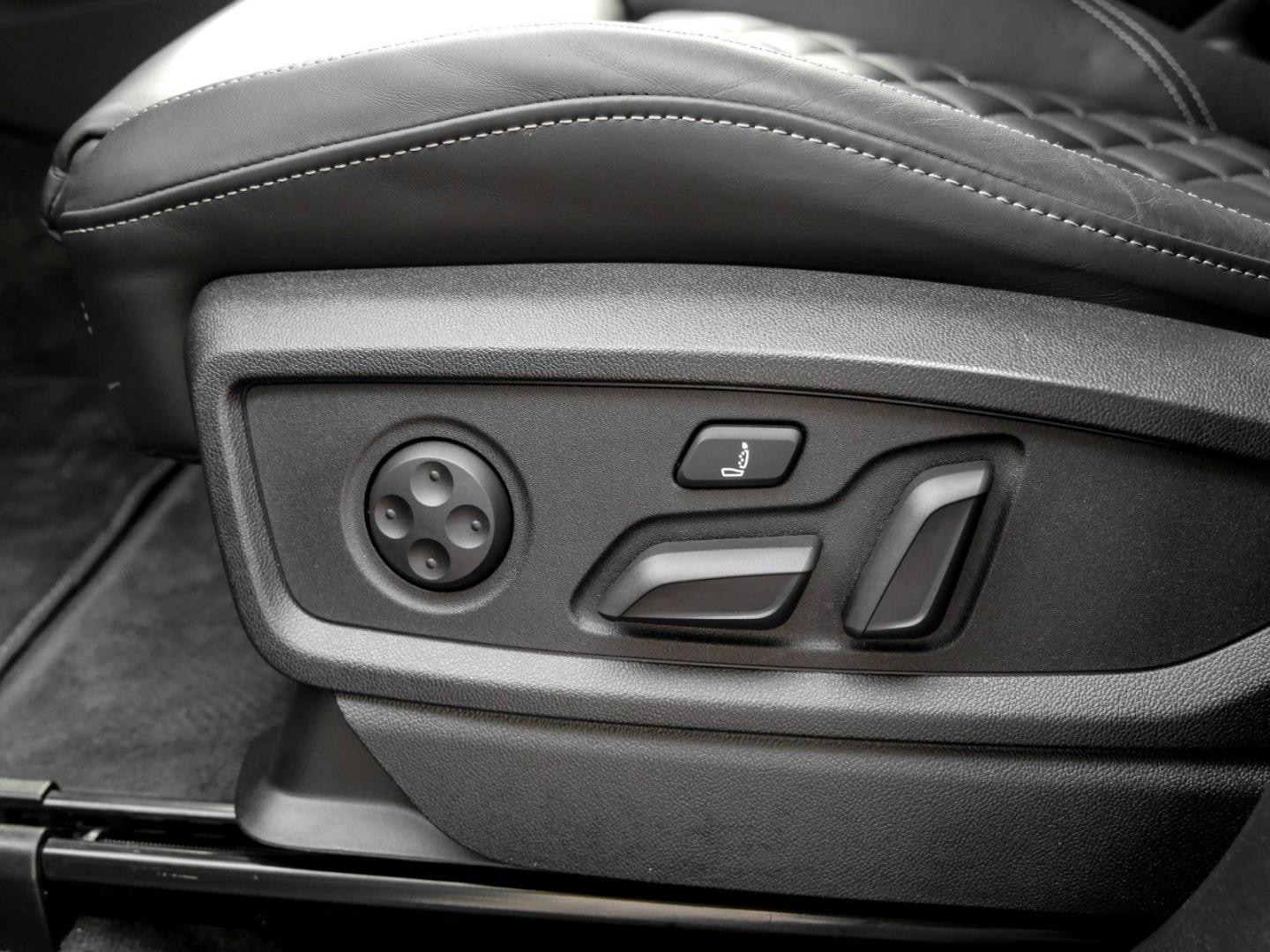 Bild über Audi Q5 TFSI e S line 55 TFSI e quattro S tronic - für weitere Informationen kontaktieren Sie den Audi Partner