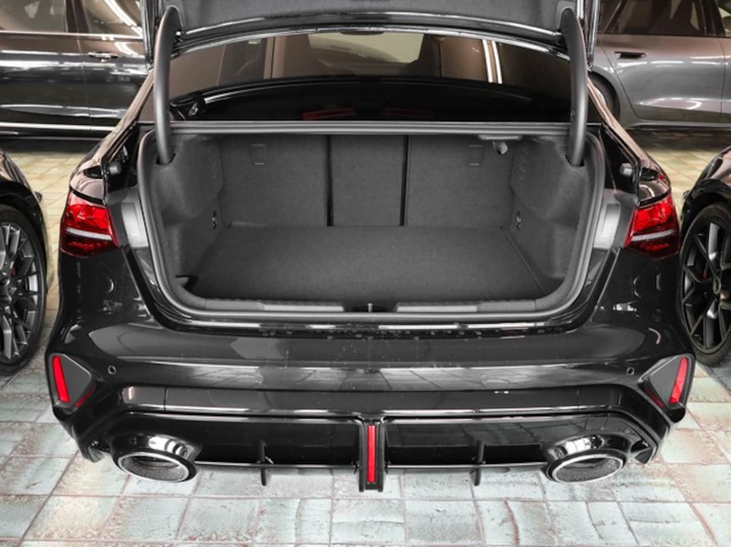 Bild über Audi RS 3 Limousine TFSI quattro 294 kW S tronic - für weitere Informationen kontaktieren Sie den Audi Partner