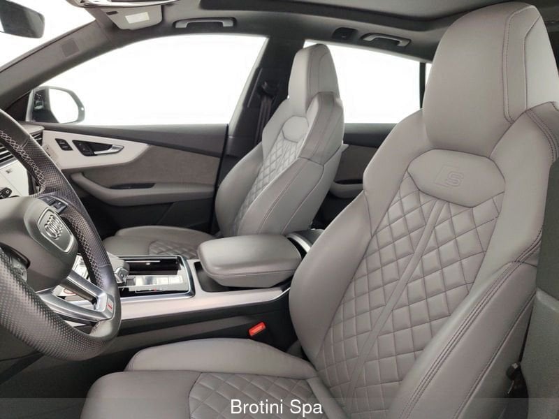 Image about Audi SQ8 SQ8 sport attitude TDI 320 kW (435 PS) tiptronic
