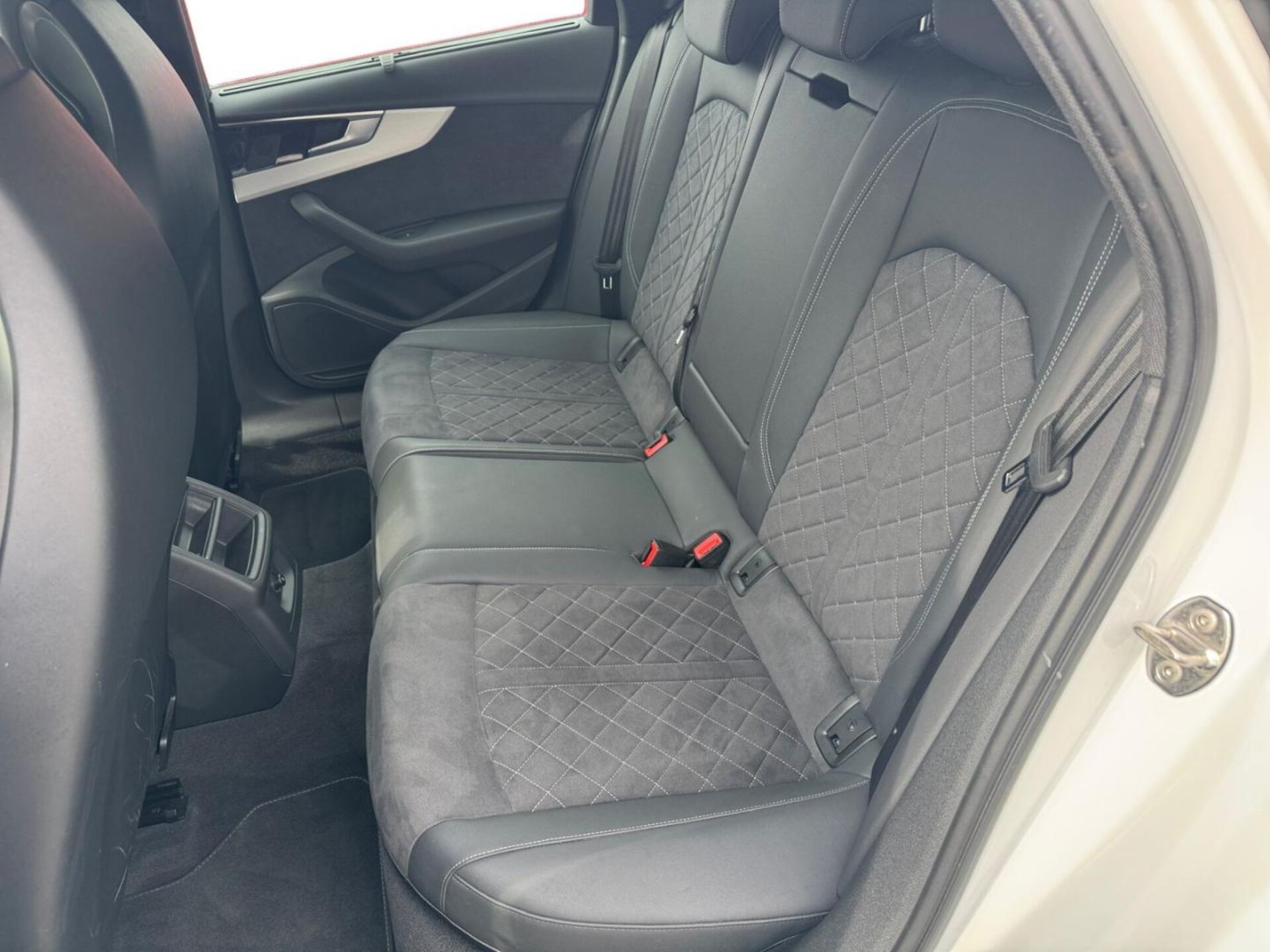 Audi A4 Avant S line