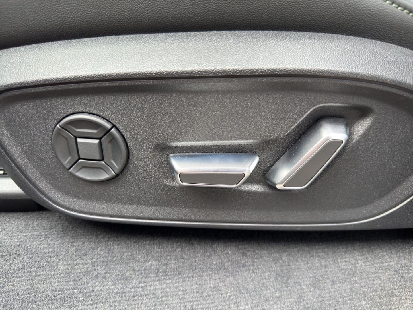 Bild über Audi Q7 SUV TDI quattro 220 kW tiptronic - für weitere Informationen kontaktieren Sie den Audi Partner