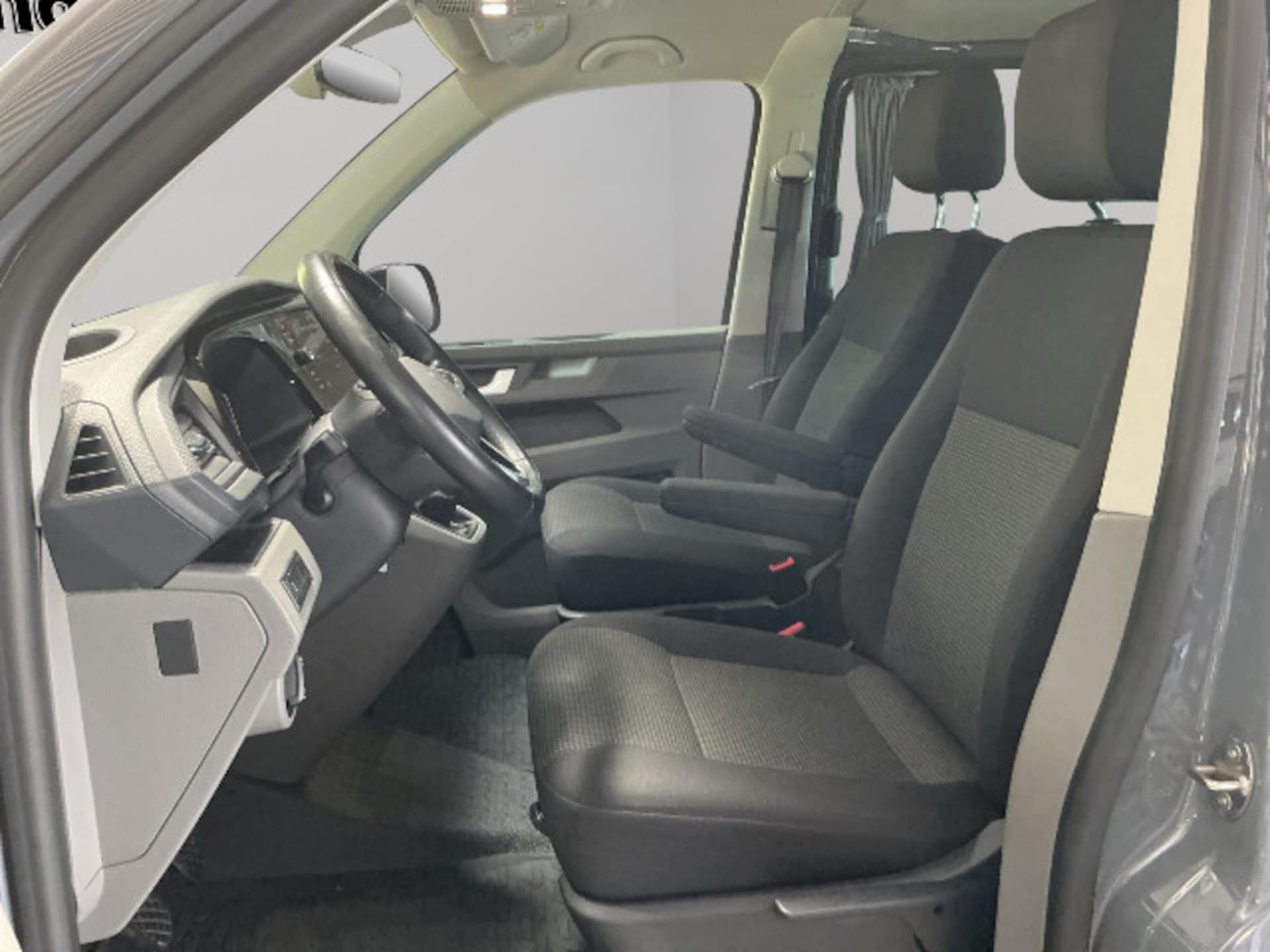Volkswagen T6.1 Transporter Kombi langer Radstand