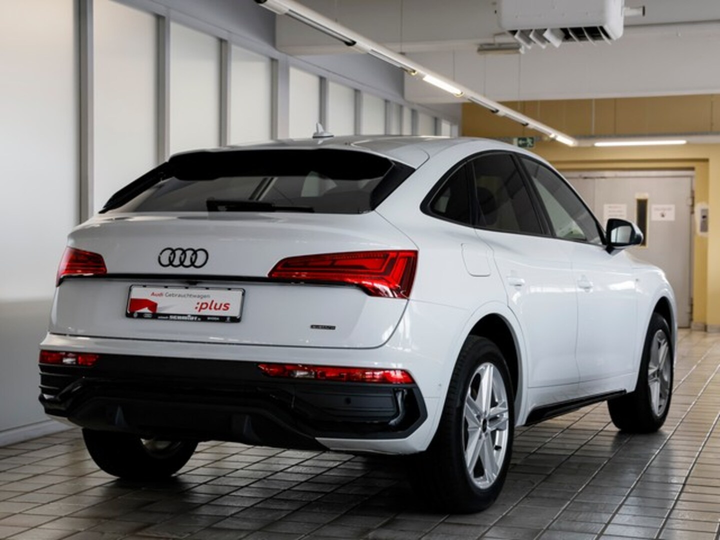 Bild über Audi Q5 Sportback 40 TFSI quattro S tronic - für weitere Informationen kontaktieren Sie den Audi Partner
