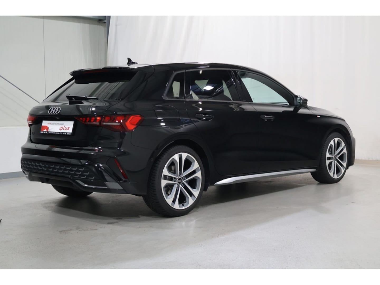 Bild über Audi A3 Sportback S line 35 TDI S tronic - für weitere Informationen kontaktieren Sie den Audi Partner