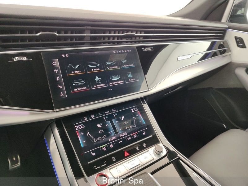 Image about Audi SQ8 SQ8 sport attitude TDI 320 kW (435 PS) tiptronic