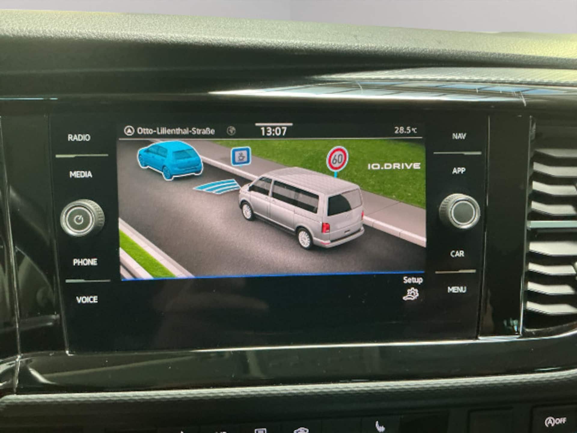 Volkswagen T6.1 Transporter Kombi langer Radstand