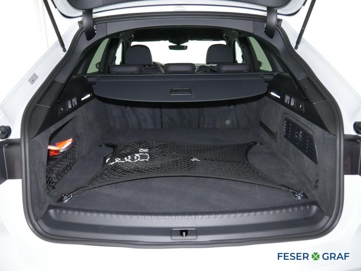 Bild über Audi A6 Avant TFSI e S line 50 TFSI e quattro S tronic - für weitere Informationen kontaktieren Sie den Audi Partner