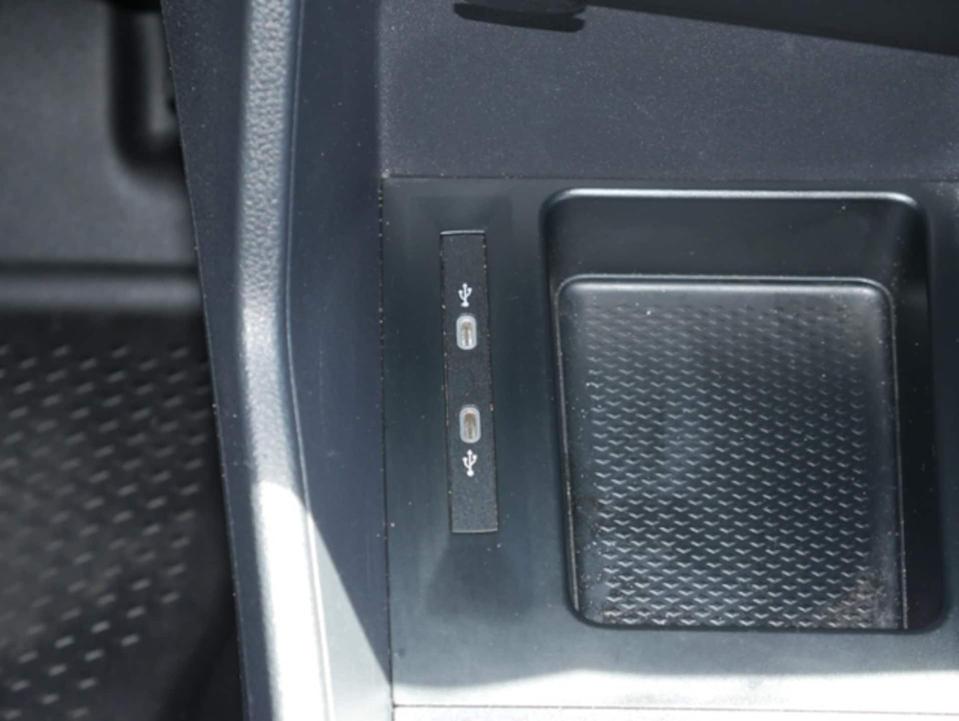 Volkswagen Caddy Kombi Basis-Modell