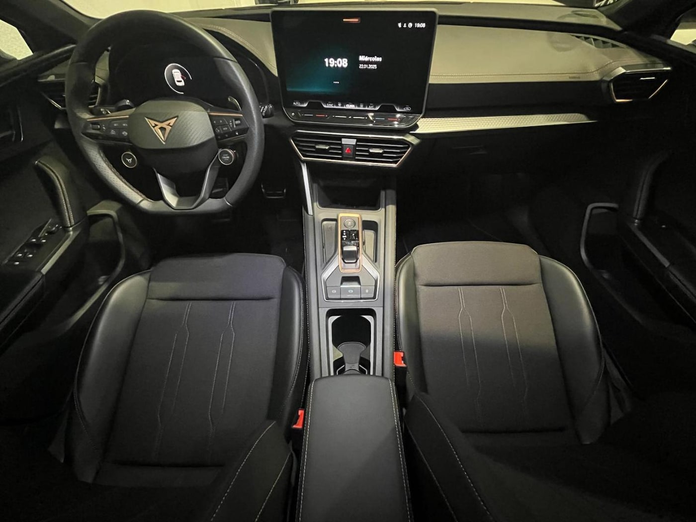 CUPRA Leon León 1.5 TSI e-Hybrid DSG 150 kW (204 CV) — photo 4