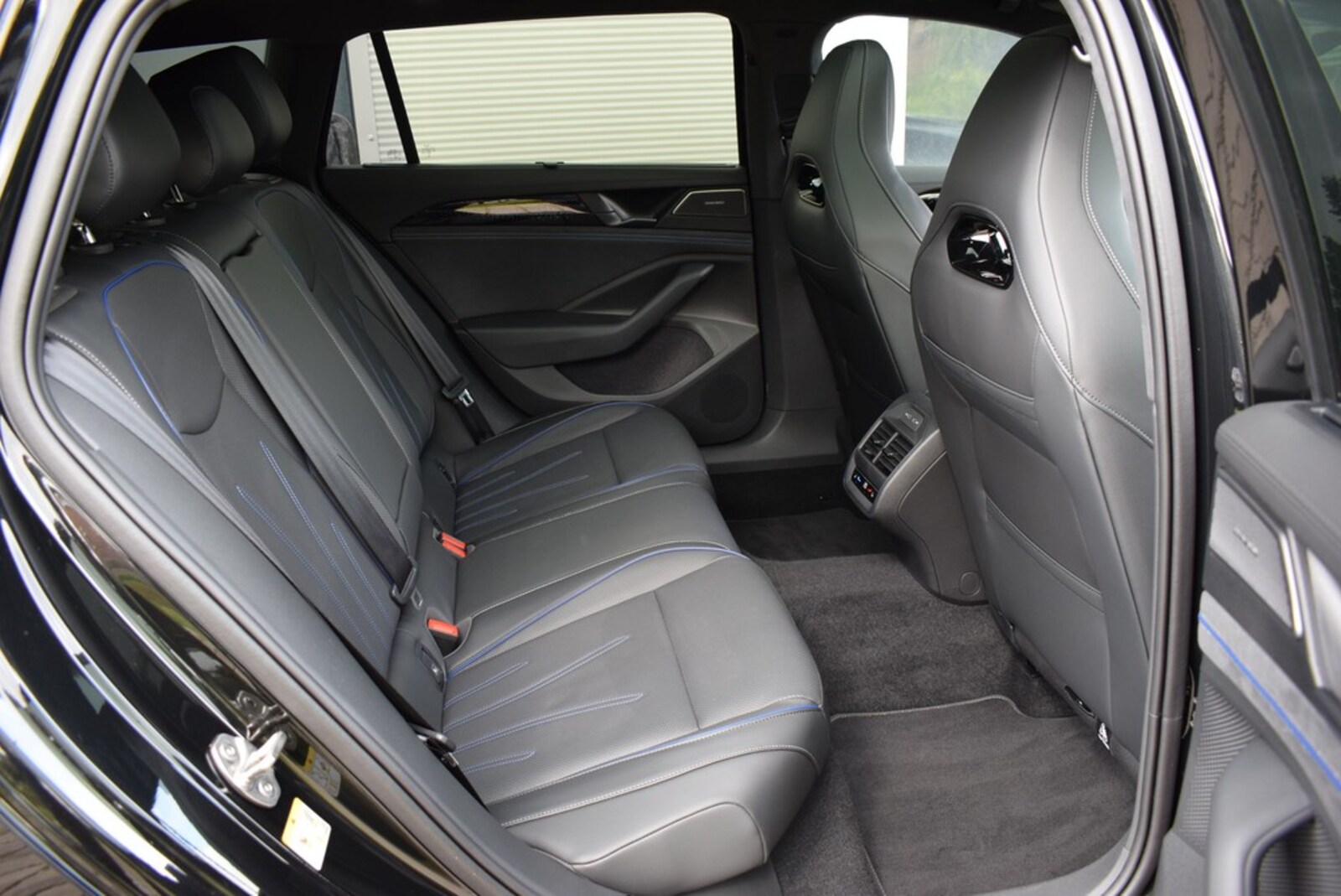Volkswagen Passat – Bild 6