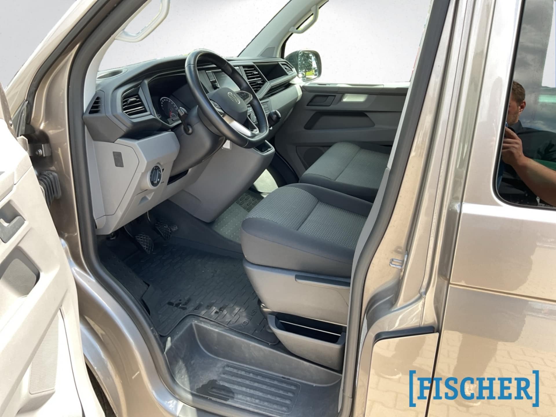 Volkswagen T6.1 Transporter Kombi kurzer Radstand